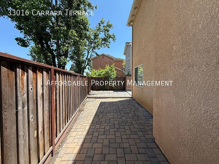 33016 Carrara Ter — Photo 24