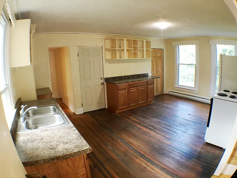 955 Main St #1 — Photo 8