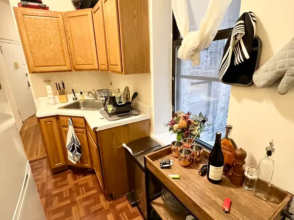 230 East 25th Street image 5 of 6