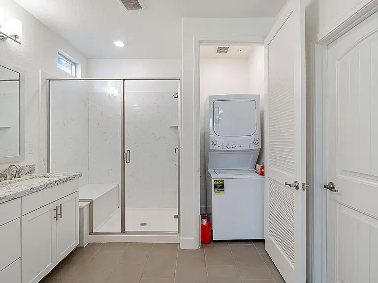 1032 Sebago St — Photo 5