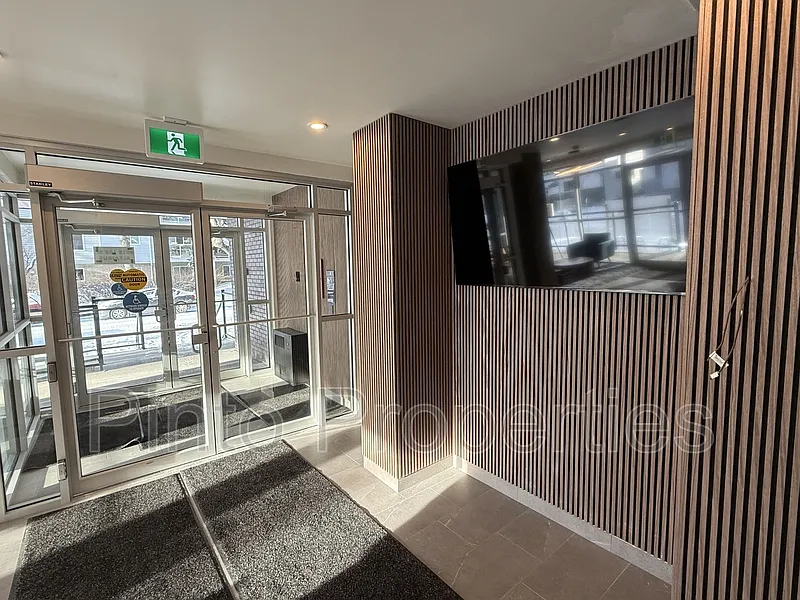 Studio, 1.0 bath, 400 sqft, $900 — Photo 3