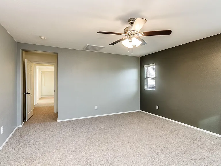 869 E Doral Ct — Photo 9