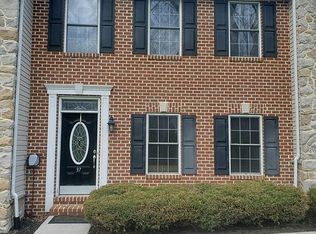 37 E 1st St, Boiling Springs, PA 17007