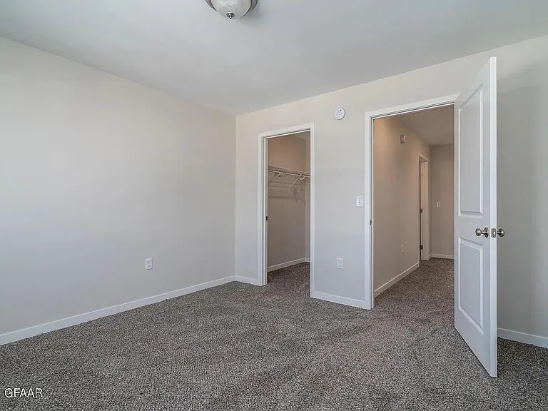 895 Thames Ct — Photo 27