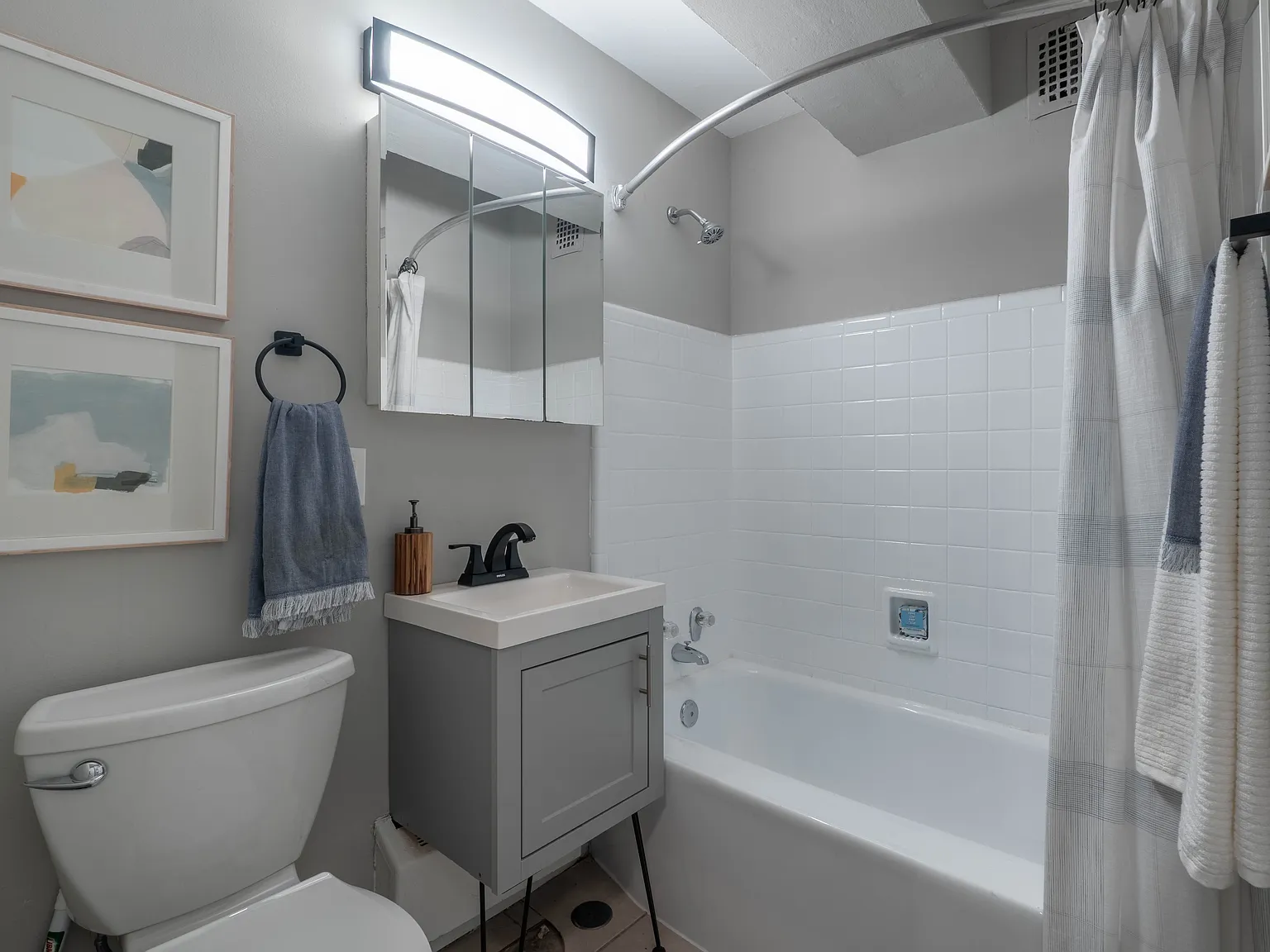 Beachside Apartments — Photo 3
