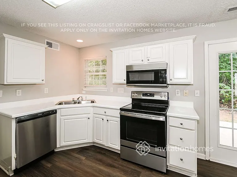 7122 Lowen Rd — Photo 8