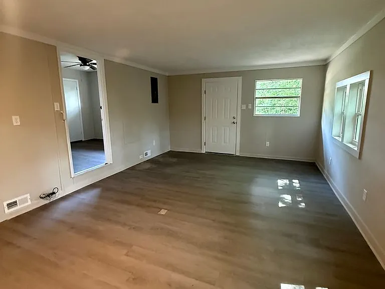 89 Susan Ln — Photo 12