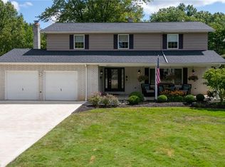 3857 Woodpark Ln, North Olmsted, OH 44070