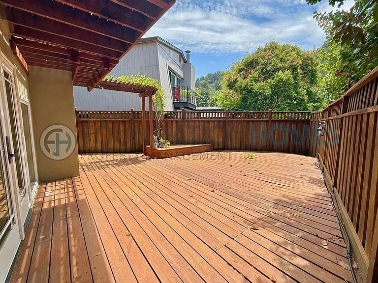 11 Glen Dr — Photo 5