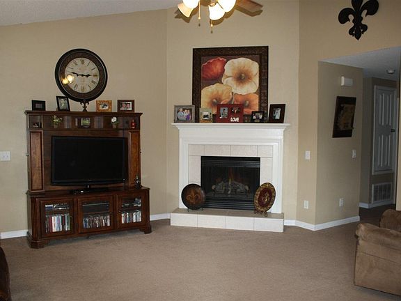 4th image of 4954 Genevive Ct