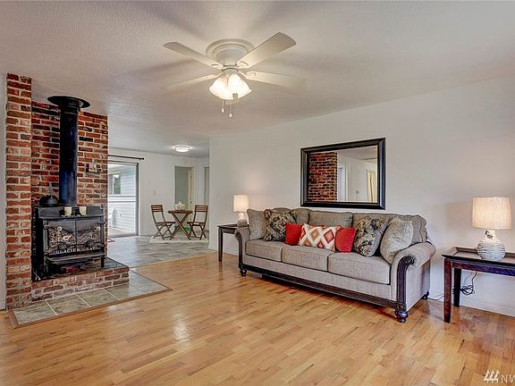 4th image of 2341 Parkwood Dr SE