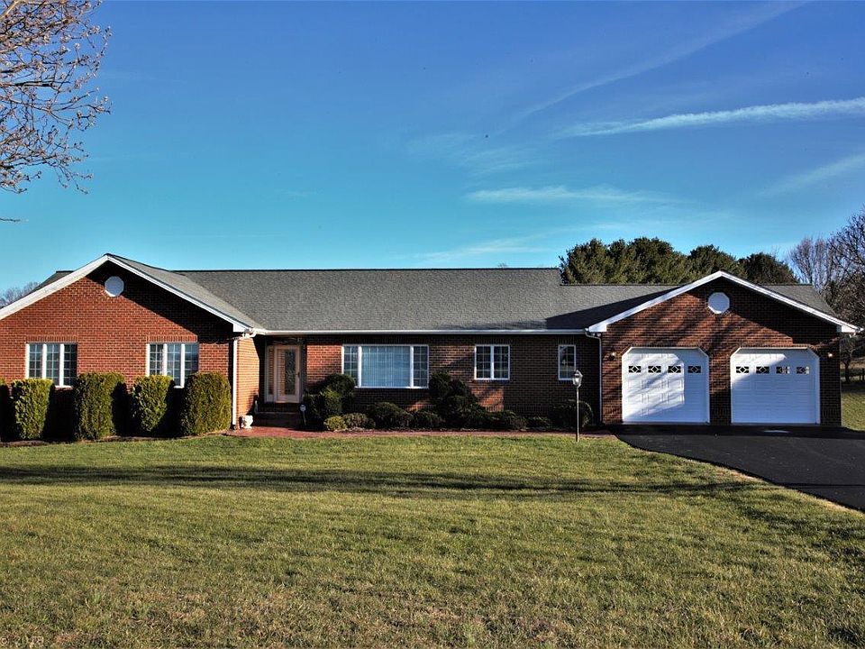 1st image of 2121 Knoll Crest Dr