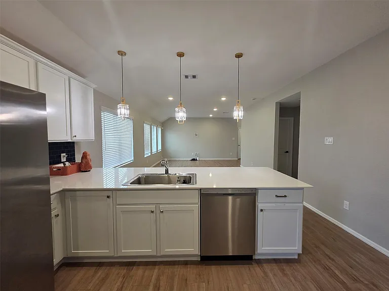 1942 Barrett Gables Dr — Photo 13