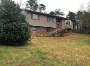 319 Dean Private Dr, Kingsport, TN 37664