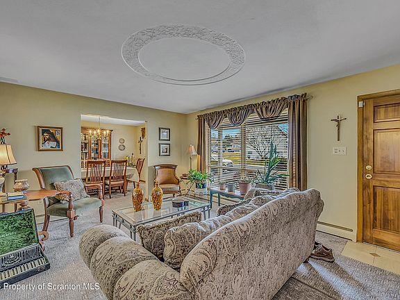 5th image of 120 Parkcrest Dr