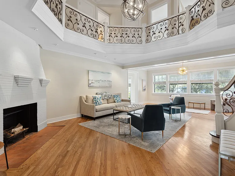 37 Beach Ln — Photo 6