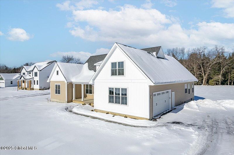 4th image of 8 Eastpointe Drive