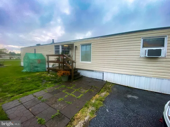 15 Letti Dr, Elizabethtown, PA 17022