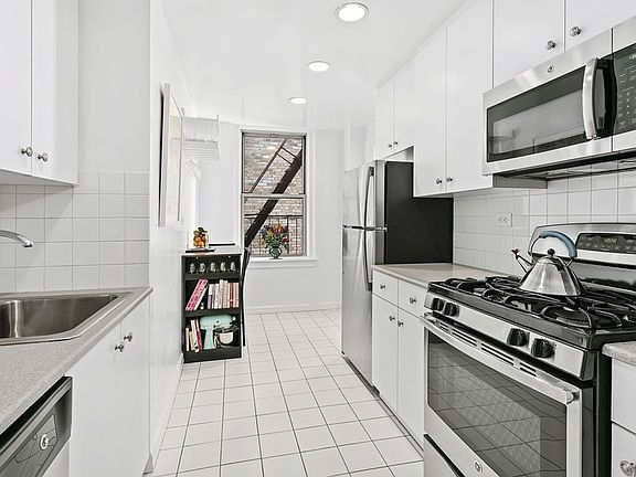 4th image of 201 W 85th St APT 15D