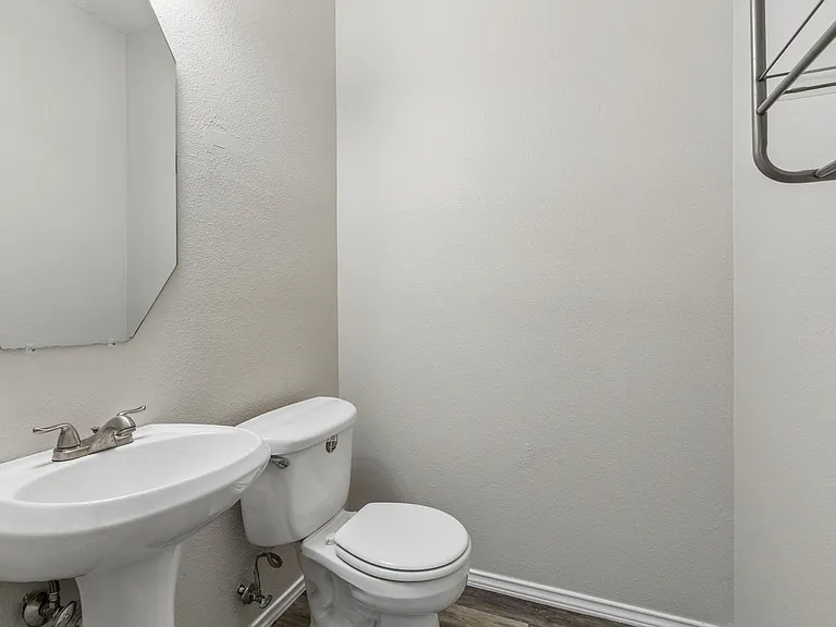 3938 Pickett Pl — Photo 9