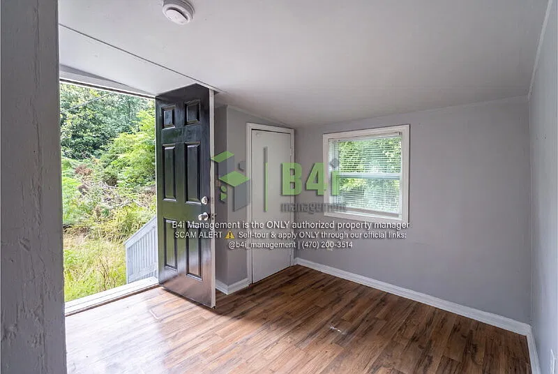 2 bed, 1.0 bath, 900 sqft, $975 — Photo 2