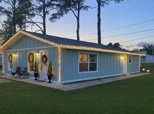 307 SE Avenue B #B, Carrabelle, FL 32322