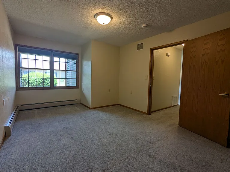 1100 Grove St — Photo 30