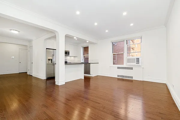 APARTMENT VOL.0〜12 セット 73-12 35th Avenue #C24 in Jackson Heights, Queens | StreetEasy