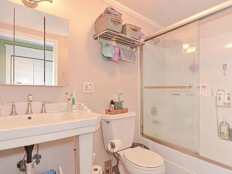 486 E 3rd St #14 — Photo 12