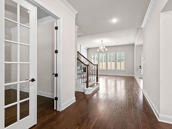 3rd image of 18900 N Bee Cave Springs Cir
