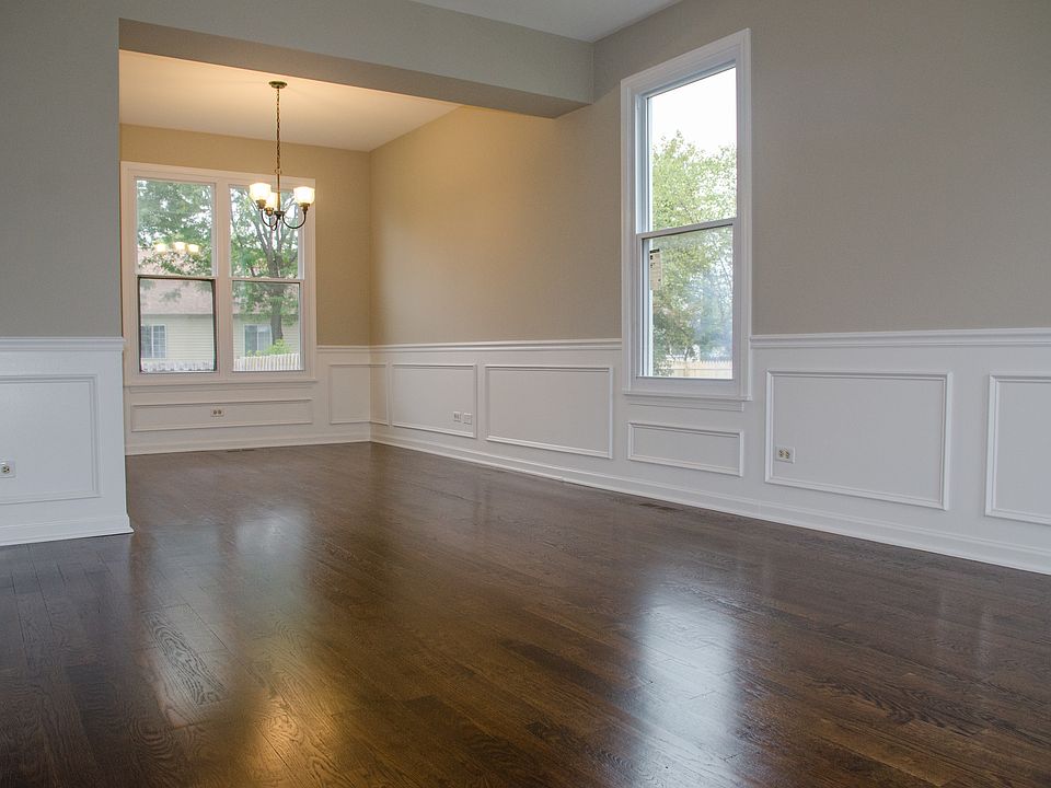 2nd image of 998 Cambridge Dr