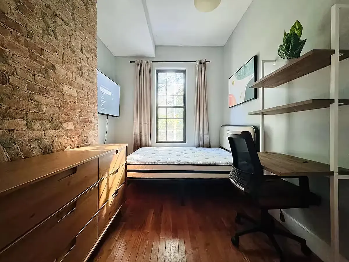 6 bed, 6.0 bath, 1200 sqft, $1,080 — Photo 3