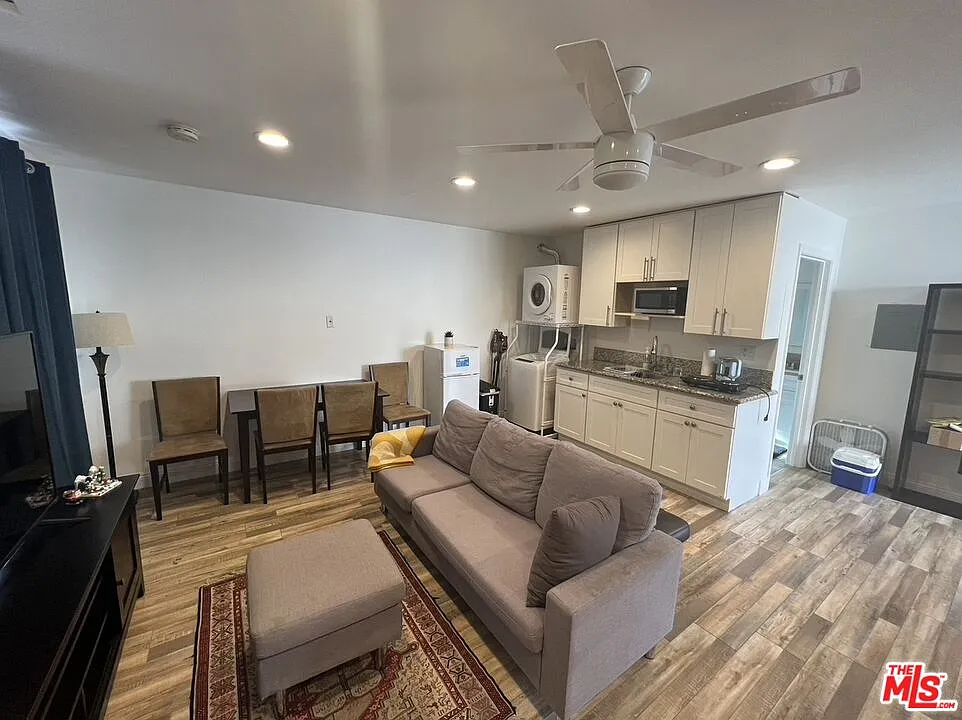 Studio, 1.0 bath, 470 sqft, $1,750 — Photo 4