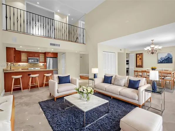 20351 W Country Club Dr, Aventura, FL 33180