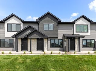 594 NE Hart Ln, Ankeny, IA 50021