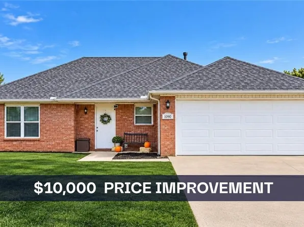1090 Sunflower St, Centerton, AR 72719