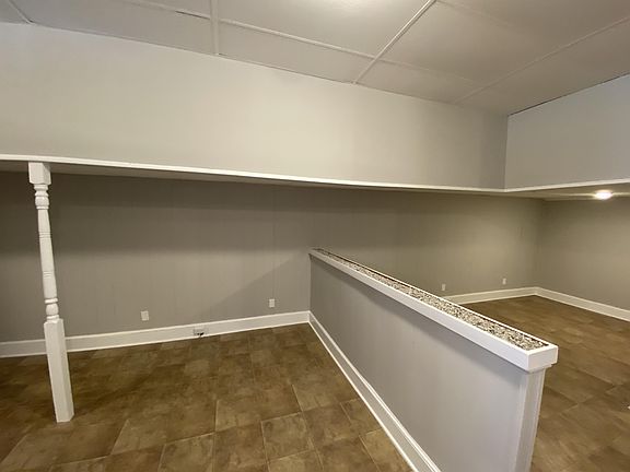 5th image of 62 E King St #17167068