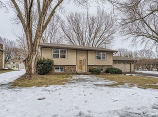 4690 Kevin Ln, Shoreview, MN 55126