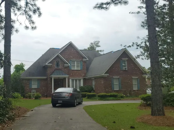 6407 Countryside Dr, Fayetteville, NC 28311