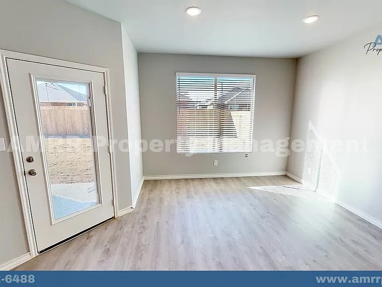 5803 Waverly Ave — Photo 2