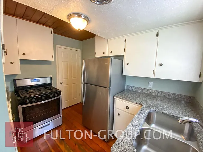 906 Maybelle St NE — Photo 5