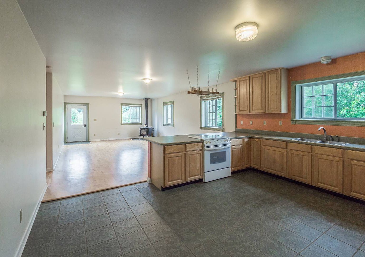 215 McQueen Rd, Amsterdam, NY 12010 Zillow