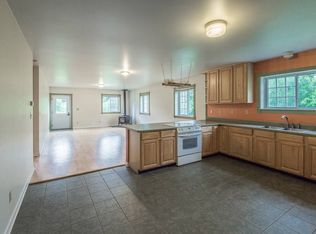 215 McQueen Rd, Amsterdam, NY 12010