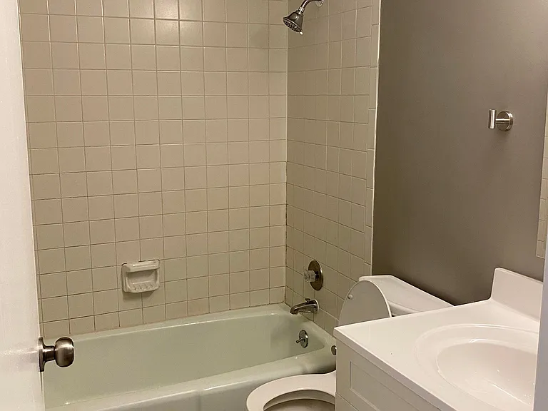 2601 N 47th St #3 — Photo 13