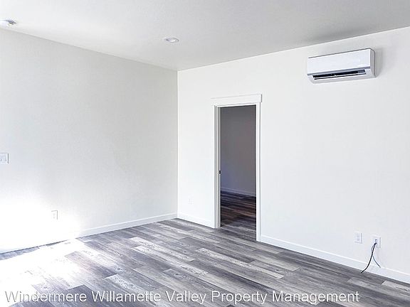 4th image of 368 Spaulding Ave #B2