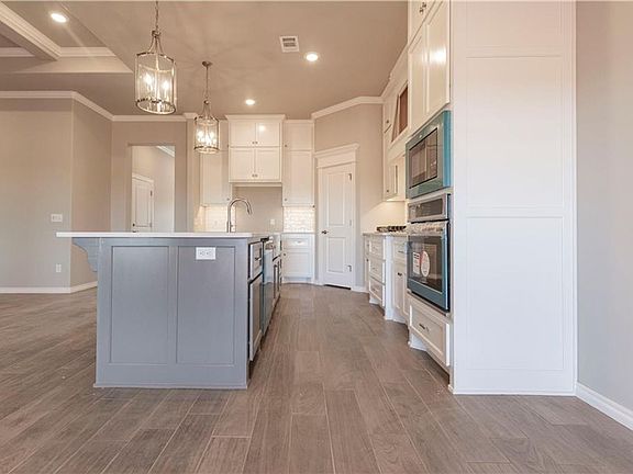 5th image of 8321 NW 163rd St