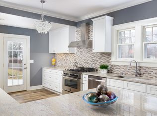 3214 Wren Rd, Audubon Park, KY 40213