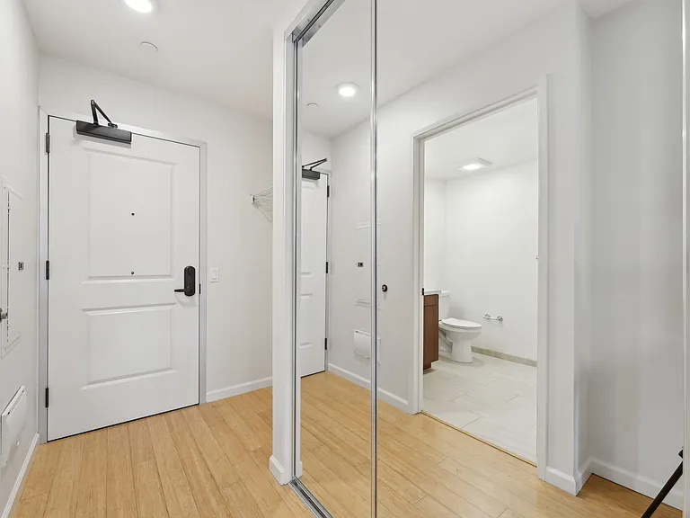 Addison Arts Apartments — Photo 136