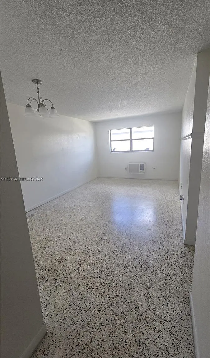 1 bed, 1.0 bath, 566 sqft, $1,700 — Photo 2