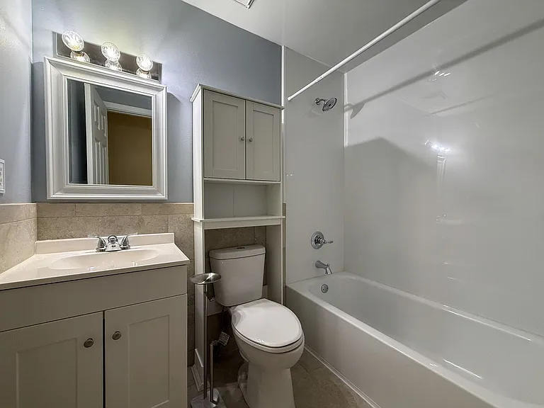 7724 Rustling Pines Dr — Photo 10